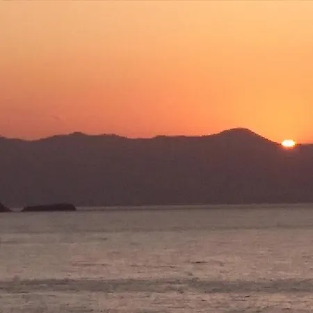 아파트 Sunny Family In Chania Close To The Sea